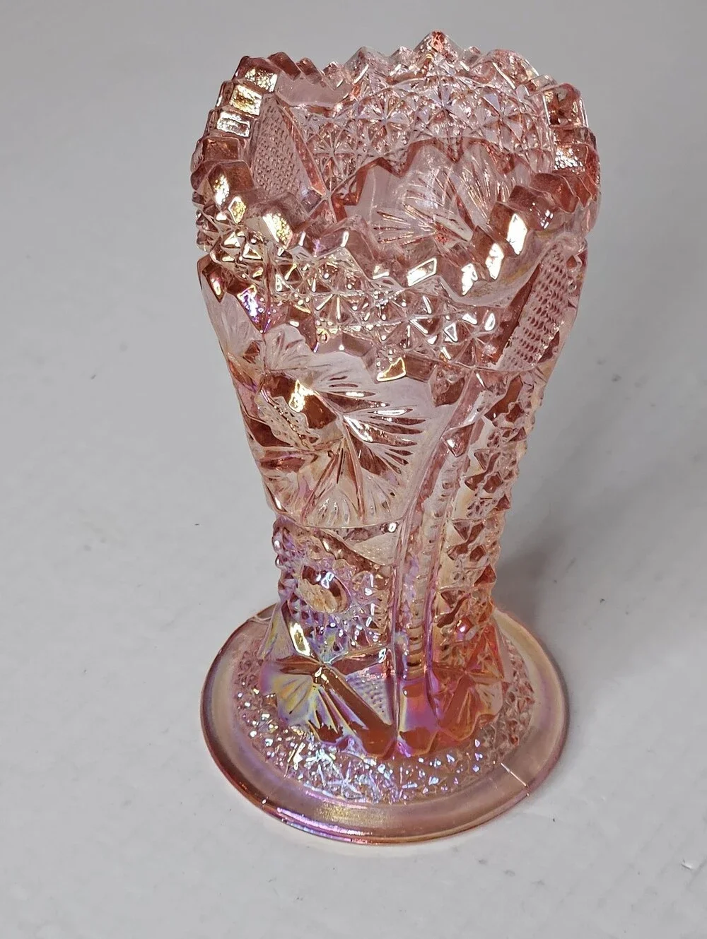 LE Smith Aztec Heritage Carnival Glass Whirling Star Vase Sawtooth Rim Pink